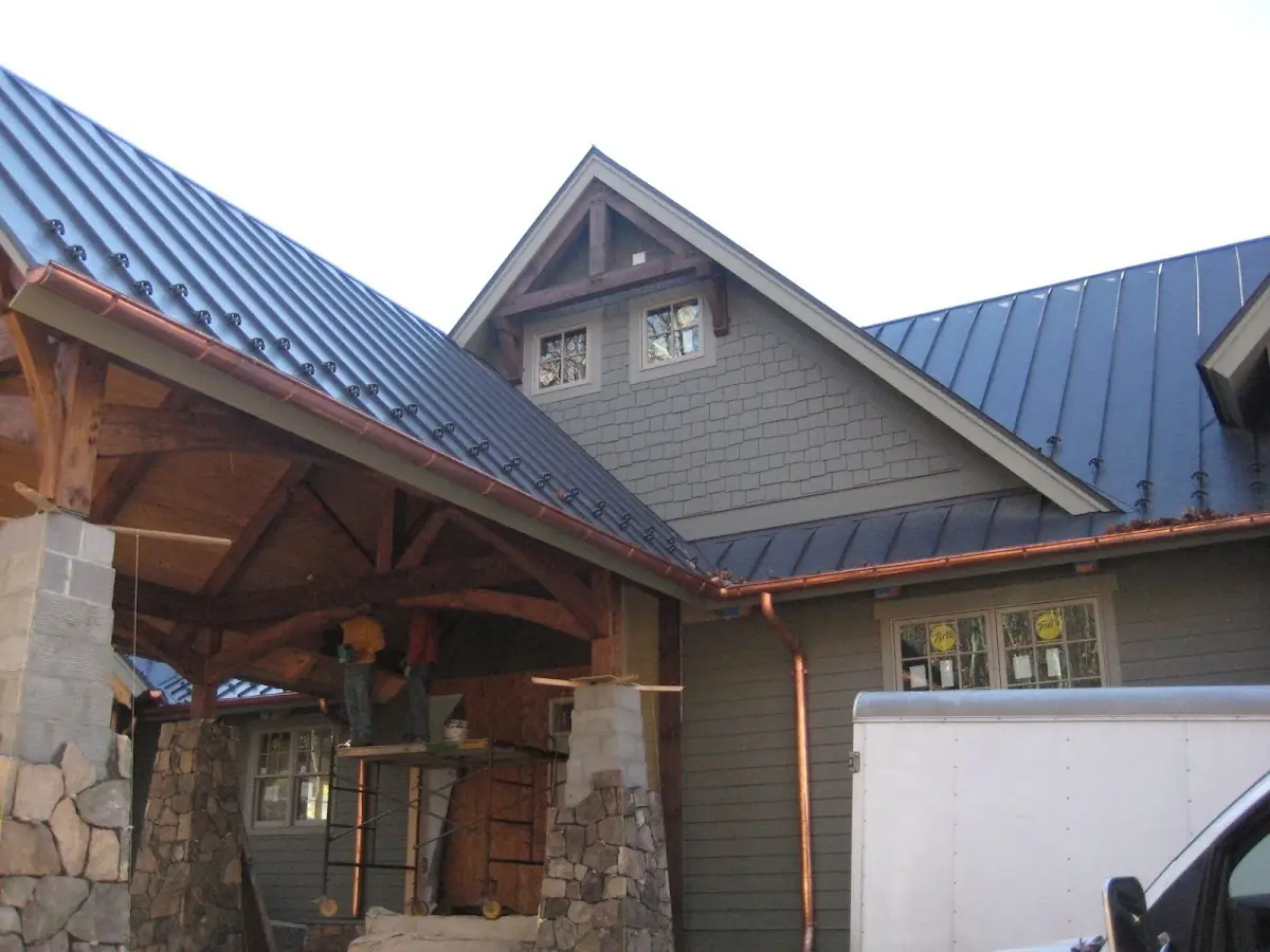 Craftsman Roofing team delivering quality roofing work in Struthers